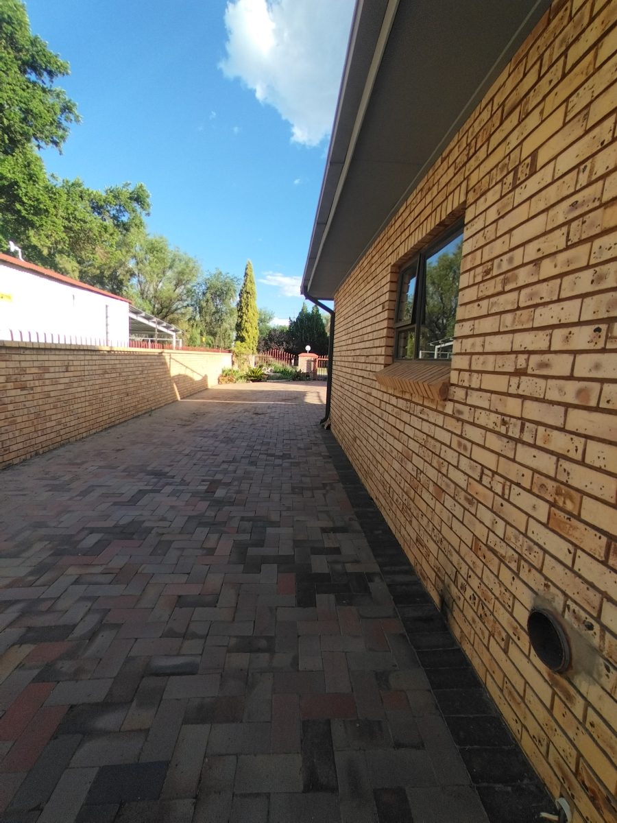 4 Bedroom Property for Sale in Christiana North West